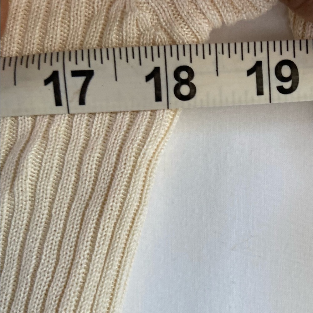 Brooks Brothers women’s cream 100% silk turtleneck SZ L - Picture 6 of 9